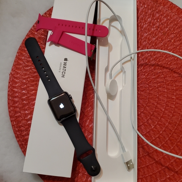 Apple Watch Series 3 GPS 38mm - Picture 4 of 4